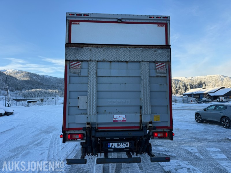 2017 Volvo FM 330 Euro 6 skapbil - 406117 km - Eu godkjent. - Dobozos felépítményű teherautó: 4 kép. 2017 Volvo FM 330 Euro 6 skapbil - 406117 km - Eu godkjent. - Dobozos felépítményű teherautó: 4 kép.