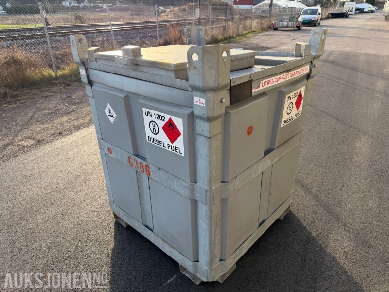 2018 Dieseltank 950 liter Trailer Engineering UN-godkjent - Építőipari berendezések: 4 kép. 2018 Dieseltank 950 liter Trailer Engineering UN-godkjent - Építőipari berendezések: 4 kép.