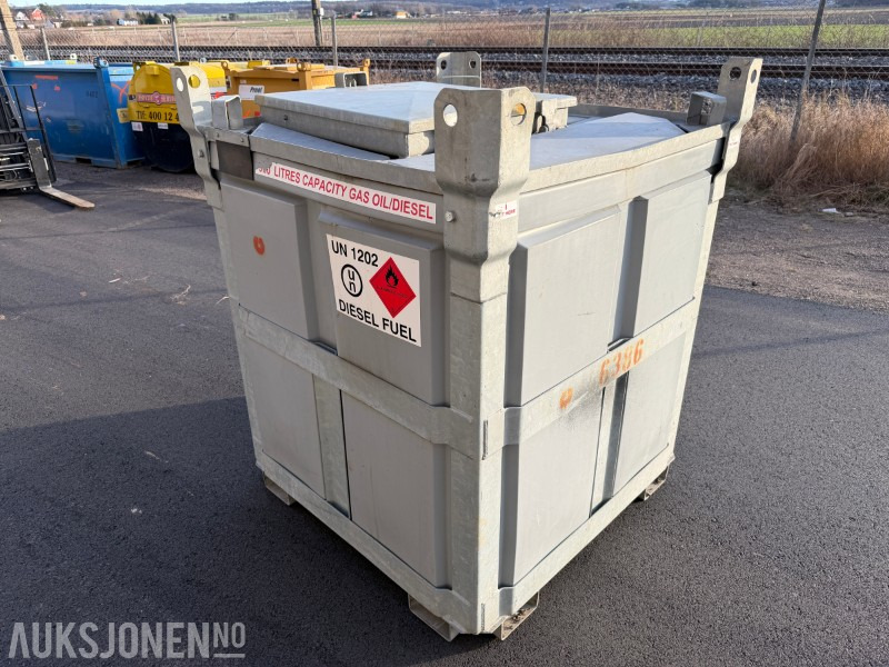 2018 Dieseltank 950 liter Trailer Engineering UN-godkjent - Építőipari berendezések: 3 kép. 2018 Dieseltank 950 liter Trailer Engineering UN-godkjent - Építőipari berendezések: 3 kép.