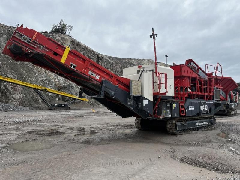 2018 Sandvik UH440i mobil konknuser - cone crusher - Kúpos törő, Osztályozó berendezés: 4 kép. 2018 Sandvik UH440i mobil konknuser - cone crusher - Kúpos törő, Osztályozó berendezés: 4 kép.