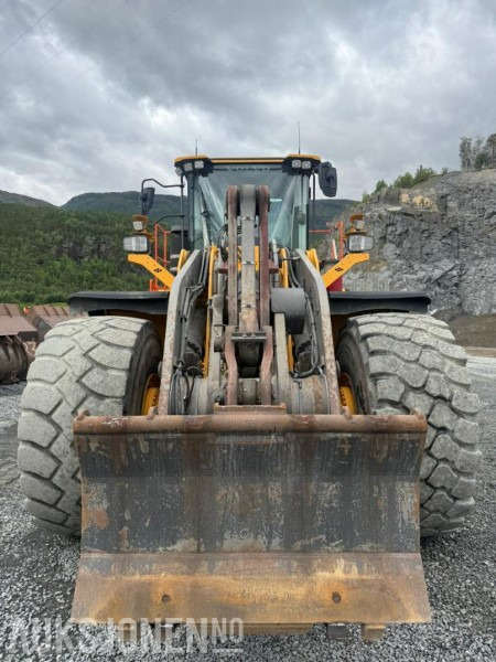 2018 Volvo L220H HJULLASTER - Gumikerekes homlokrakodó: 5 kép. 2018 Volvo L220H HJULLASTER - Gumikerekes homlokrakodó: 5 kép.