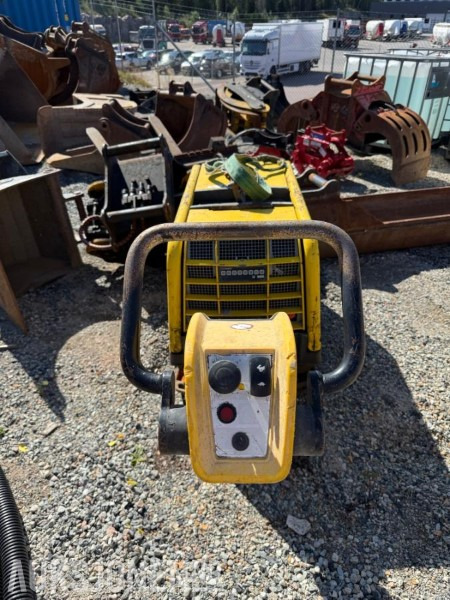 2018 Wacker Neuson DPU80 vibroplate / 771kg - Henger: 3 kép. 2018 Wacker Neuson DPU80 vibroplate / 771kg - Henger: 3 kép.