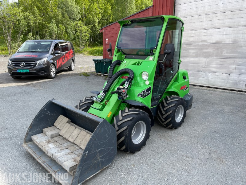 2019 Avant 635 Med Tett hytte, Teleskopfunksjon, Skuffe, og Tokvam Snøfres - Mini homlokrakodó: 1 kép. 2019 Avant 635 Med Tett hytte, Teleskopfunksjon, Skuffe, og Tokvam Snøfres - Mini homlokrakodó: 1 kép.