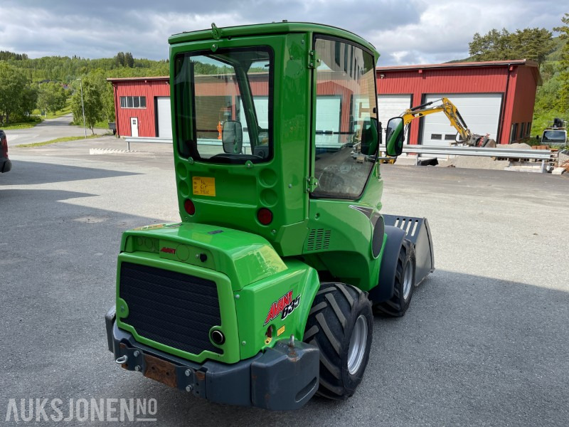 2019 Avant 635 Med Tett hytte, Teleskopfunksjon, Skuffe, og Tokvam Snøfres - Mini homlokrakodó: 5 kép. 2019 Avant 635 Med Tett hytte, Teleskopfunksjon, Skuffe, og Tokvam Snøfres - Mini homlokrakodó: 5 kép.