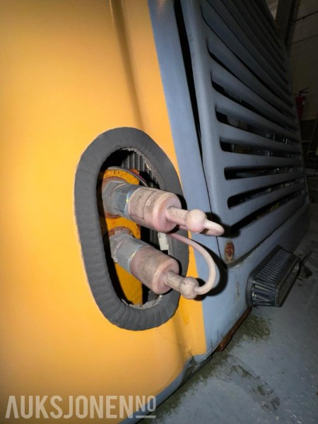 Gumikerekes homlokrakodó 2019 Everun ER 25 Hjullaster med klappvingeskuffe - Sandstrøer - Tannskuffe - Pallegafler - Kosteaggregat: 12 kép.