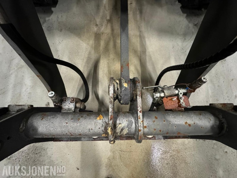 Gumikerekes homlokrakodó 2019 Everun ER 25 Hjullaster med klappvingeskuffe - Sandstrøer - Tannskuffe - Pallegafler - Kosteaggregat: 16 kép.