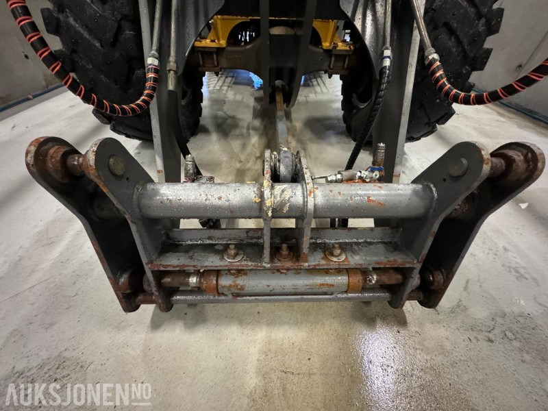 Gumikerekes homlokrakodó 2019 Everun ER 25 Hjullaster med klappvingeskuffe - Sandstrøer - Tannskuffe - Pallegafler - Kosteaggregat: 15 kép.