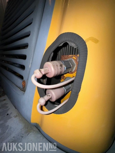 Gumikerekes homlokrakodó 2019 Everun ER 25 Hjullaster med klappvingeskuffe - Sandstrøer - Tannskuffe - Pallegafler - Kosteaggregat: 14 kép.