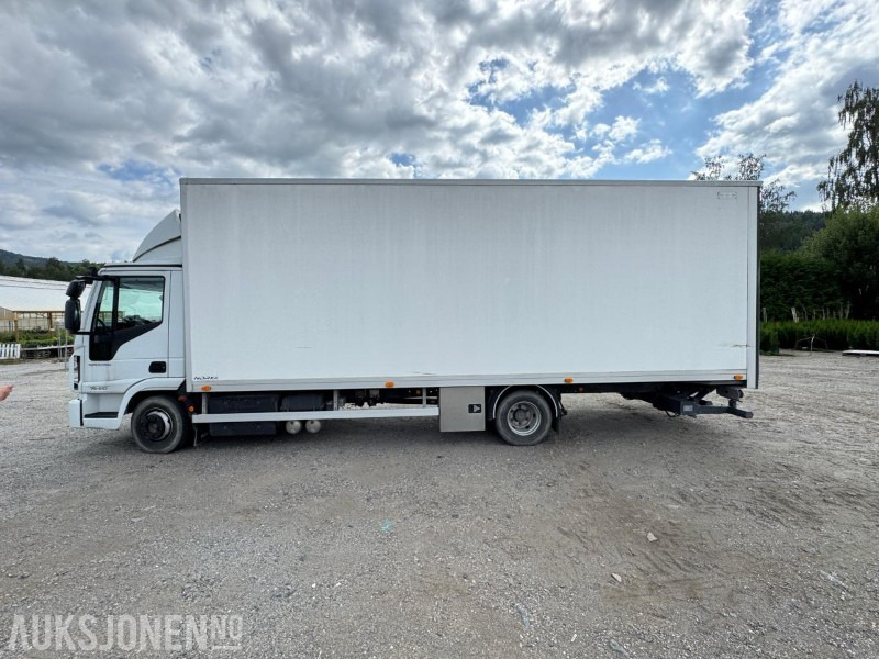 2019 Iveco Eurocargo skapbil med varme og kjøl i skap / 43126 km - Dobozos felépítményű teherautó: 2 kép. 2019 Iveco Eurocargo skapbil med varme og kjøl i skap / 43126 km - Dobozos felépítményű teherautó: 2 kép.