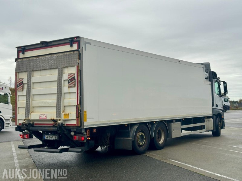 2019 Mercedes-Benz ACTROS 2553L 6X2 - Skapbil - Eu-godkjent til 06/26 - Km: 278353 - Dobozos felépítményű teherautó: 3 kép. 2019 Mercedes-Benz ACTROS 2553L 6X2 - Skapbil - Eu-godkjent til 06/26 - Km: 278353 - Dobozos felépítményű teherautó: 3 kép.