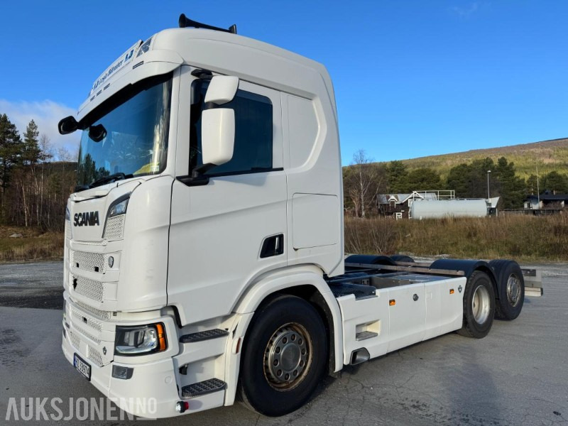 2020 Scania R580 CHASSIS, V8, EURO 6, SVING AKSEL 3, DIESELVARMER, - Alvaz teherautó: 1 kép. 2020 Scania R580 CHASSIS, V8, EURO 6, SVING AKSEL 3, DIESELVARMER, - Alvaz teherautó: 1 kép.