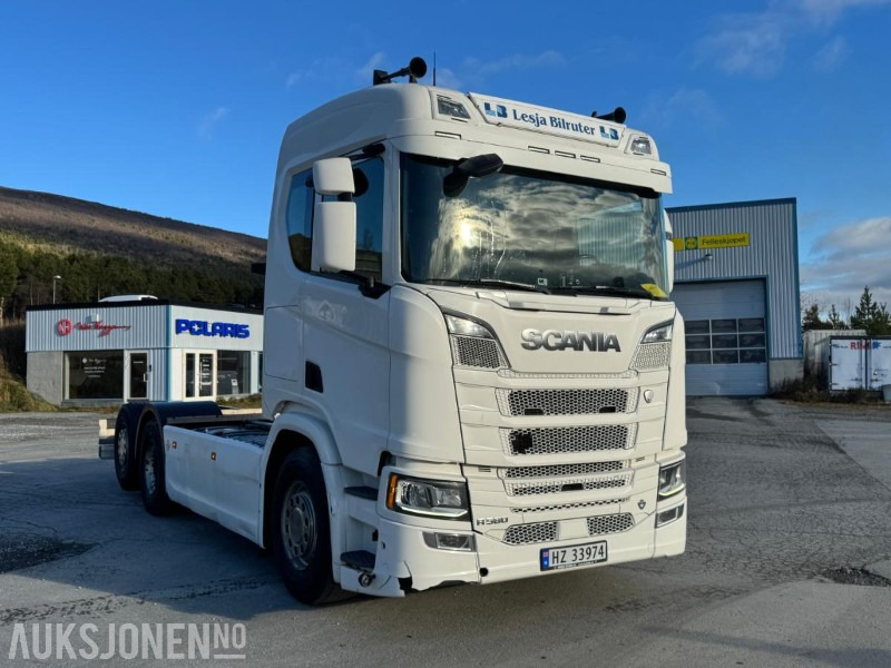 2020 Scania R580 CHASSIS, V8, EURO 6, SVING AKSEL 3, DIESELVARMER, - Alvaz teherautó: 3 kép. 2020 Scania R580 CHASSIS, V8, EURO 6, SVING AKSEL 3, DIESELVARMER, - Alvaz teherautó: 3 kép.