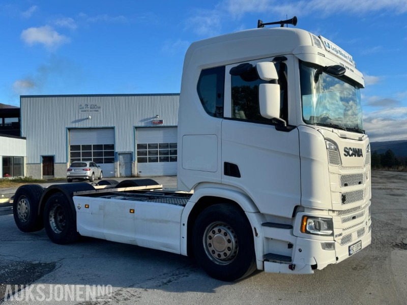 2020 Scania R580 CHASSIS, V8, EURO 6, SVING AKSEL 3, DIESELVARMER, - Alvaz teherautó: 4 kép. 2020 Scania R580 CHASSIS, V8, EURO 6, SVING AKSEL 3, DIESELVARMER, - Alvaz teherautó: 4 kép.