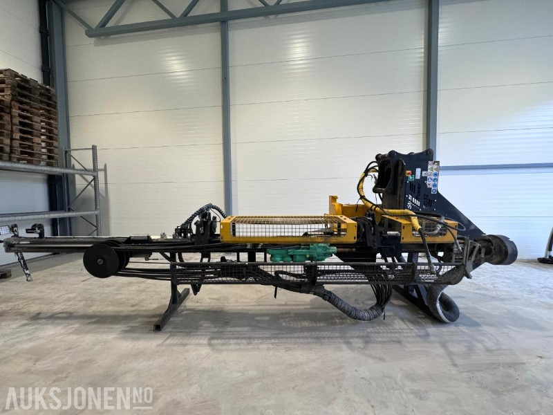 2020 Stone Power SD32 Boretårn for gravemaskin - Svært lite brukt - Montabert HC50 hammer - Med fjernstyring - Fúrógép: 2 kép. 2020 Stone Power SD32 Boretårn for gravemaskin - Svært lite brukt - Montabert HC50 hammer - Med fjernstyring - Fúrógép: 2 kép.