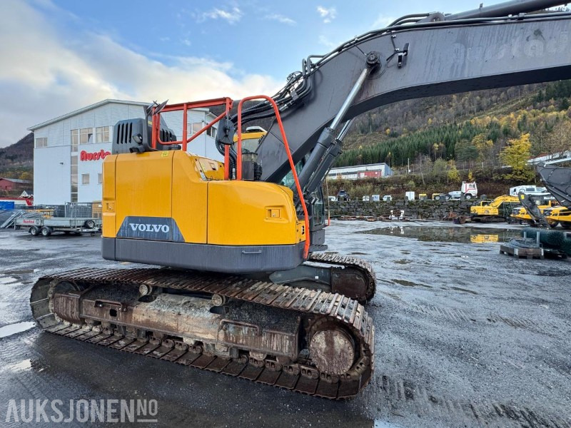 2020 Volvo ECR 235EL Gravemaskin - S70 feste - Pusskuffe - Sentralsmøring - bunkringspumpe - Tiltrotator - Pusskuffe - Sertifisert - Kotrógép: 5 kép. 2020 Volvo ECR 235EL Gravemaskin - S70 feste - Pusskuffe - Sentralsmøring - bunkringspumpe - Tiltrotator - Pusskuffe - Sertifisert - Kotrógép: 5 kép.