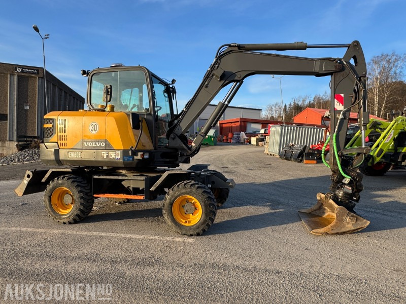 2020 Volvo EW60E HJULGRAVER MED TOLTROTATOR OG 2 SKUFFER - Kotrógép: 3 kép. 2020 Volvo EW60E HJULGRAVER MED TOLTROTATOR OG 2 SKUFFER - Kotrógép: 3 kép.