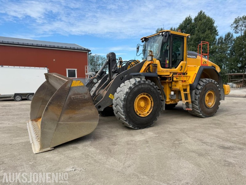 2020 Volvo L150H HJULLASTER SENTRALSMØRING NYE DEKK VEKT SERVICEHISTORIKK SKUFF - Gumikerekes homlokrakodó: 1 kép. 2020 Volvo L150H HJULLASTER SENTRALSMØRING NYE DEKK VEKT SERVICEHISTORIKK SKUFF - Gumikerekes homlokrakodó: 1 kép.