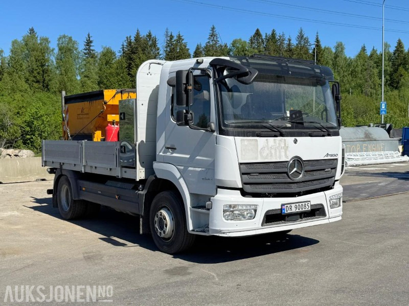 2021 Mercedes-Benz Atego 1530 lappebil/asfaltcontainer/hengsrød plan/adaptiv cruisecontrol/kamera - Platós teherautó: 3 kép. 2021 Mercedes-Benz Atego 1530 lappebil/asfaltcontainer/hengsrød plan/adaptiv cruisecontrol/kamera - Platós teherautó: 3 kép.