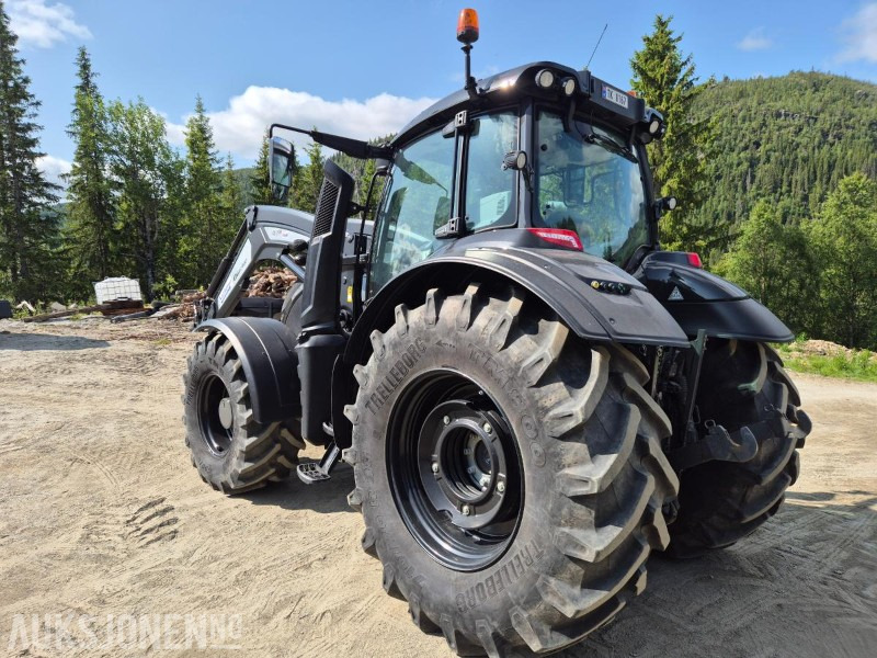 2021 Valtra T 234 VERSU med laster og front hydraulikk / PTO - Traktor: 3 kép. 2021 Valtra T 234 VERSU med laster og front hydraulikk / PTO - Traktor: 3 kép.