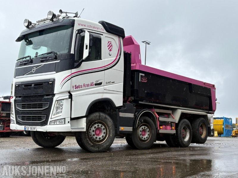 2021 Volvo FH500 4-akslet tippbil - 166 853 km - Billenőplatós teherautó: 1 kép. 2021 Volvo FH500 4-akslet tippbil - 166 853 km - Billenőplatós teherautó: 1 kép.