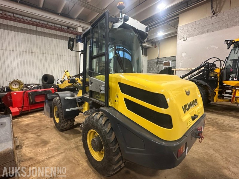 2021 Yanmar V80 Stage5 - Hjullaster med SE skuff - Gumikerekes homlokrakodó: 4 kép. 2021 Yanmar V80 Stage5 - Hjullaster med SE skuff - Gumikerekes homlokrakodó: 4 kép.
