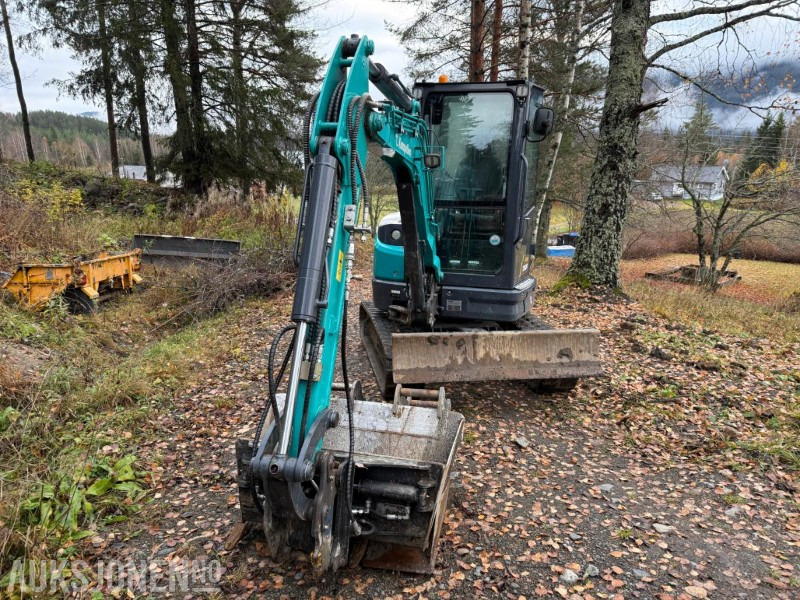 2022 Sunward SWE25UF m/3skuffer - Minikotró: 3 kép. 2022 Sunward SWE25UF m/3skuffer - Minikotró: 3 kép.