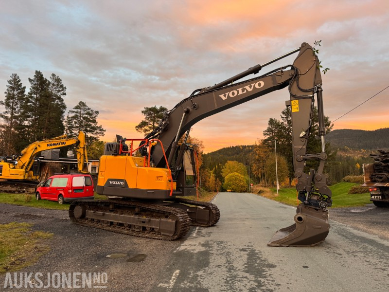 2022 Volvo ECR235EL gravemaskin – kun 15,8 timer – SMP tiltrotator, pusseskuffe og graveskuffe - Kotrógép: 4 kép. 2022 Volvo ECR235EL gravemaskin – kun 15,8 timer – SMP tiltrotator, pusseskuffe og graveskuffe - Kotrógép: 4 kép.