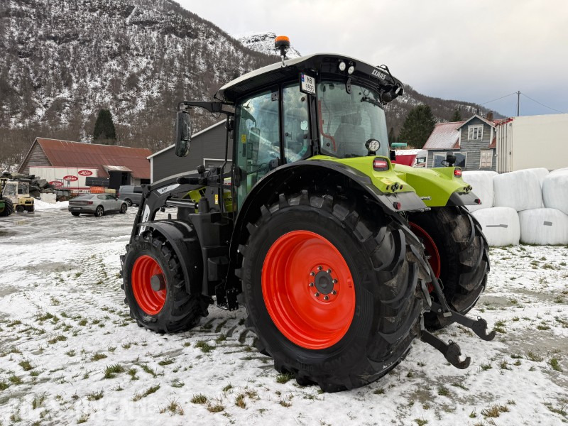 2023 Claas Arion 550, kun 759 timar - Quicke frontlaster (med vekt) - Traktor: 3 kép. 2023 Claas Arion 550, kun 759 timar - Quicke frontlaster (med vekt) - Traktor: 3 kép.