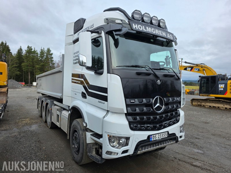 2023 Mercedes-Benz Arocs 3253 L KPL Multilift krok 22S - Horgos rakodó teherautó: 2 kép. 2023 Mercedes-Benz Arocs 3253 L KPL Multilift krok 22S - Horgos rakodó teherautó: 2 kép.