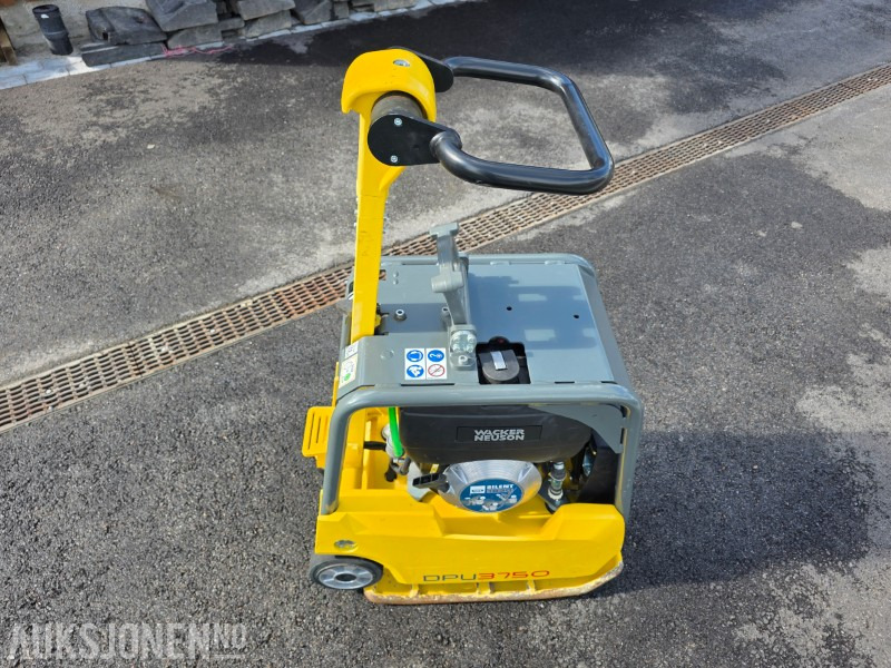 2023 Wacker Neuson DPU3750 Vibroplate 265kg - 4,2kW - 40 arbeidstimer - Henger: 4 kép. 2023 Wacker Neuson DPU3750 Vibroplate 265kg - 4,2kW - 40 arbeidstimer - Henger: 4 kép.