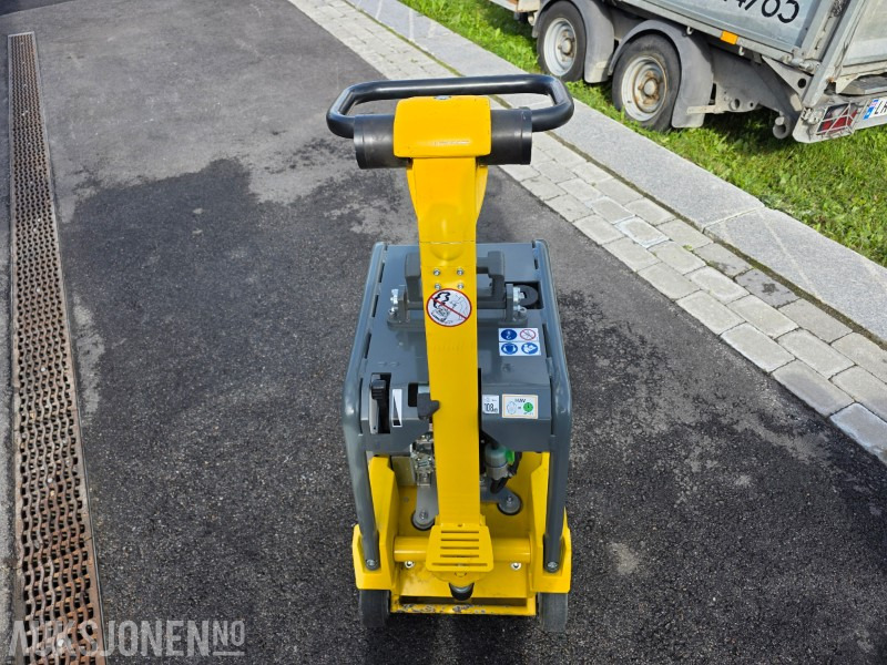 2023 Wacker Neuson DPU3750 Vibroplate 265kg - 4,2kW - 40 arbeidstimer - Henger: 3 kép. 2023 Wacker Neuson DPU3750 Vibroplate 265kg - 4,2kW - 40 arbeidstimer - Henger: 3 kép.