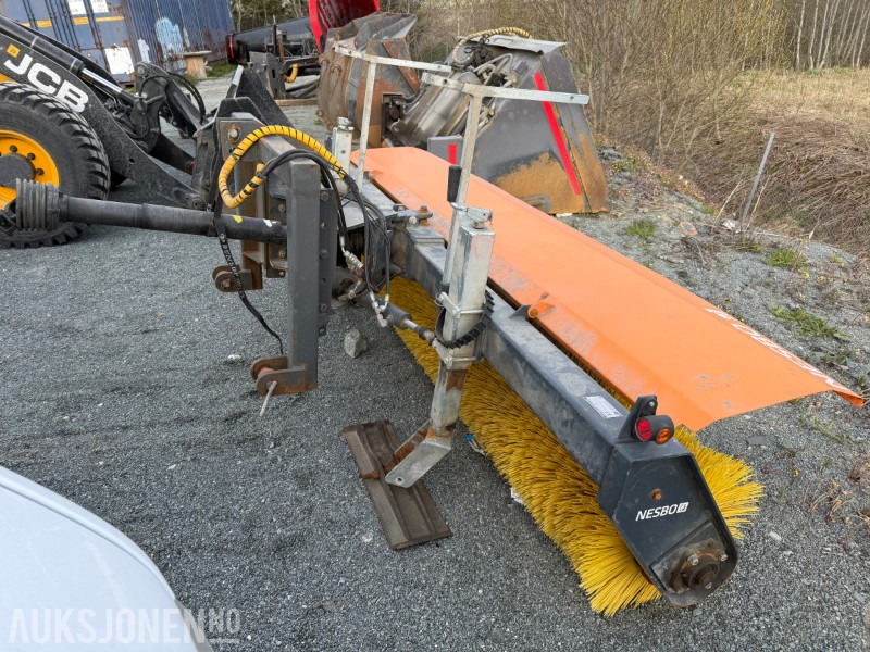 2024 Nesbo FM 2800 S – PTO-drevet kostemaskin - Építőipari berendezések: 3 kép. 2024 Nesbo FM 2800 S – PTO-drevet kostemaskin - Építőipari berendezések: 3 kép.