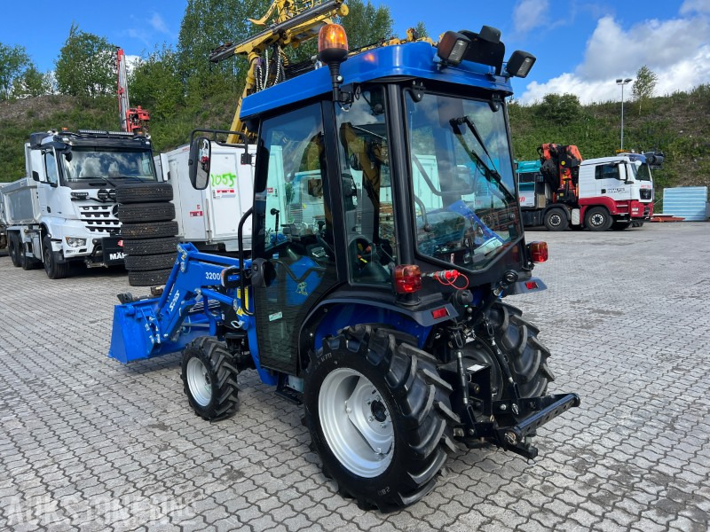 2024 Solis 26 m frontlaster, skuffe pallegaffel - Traktor: 3 kép. 2024 Solis 26 m frontlaster, skuffe pallegaffel - Traktor: 3 kép.