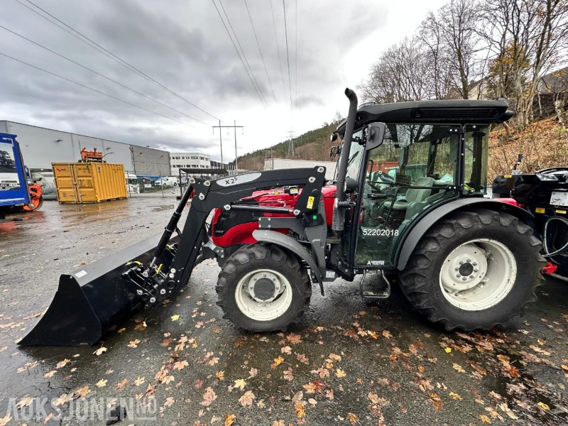 2024 Valtra F75 Traktor, m/X25S Frontlaster og Lilleseth universalskuffe, ca 70 timer - Traktor: 2 kép. 2024 Valtra F75 Traktor, m/X25S Frontlaster og Lilleseth universalskuffe, ca 70 timer - Traktor: 2 kép.