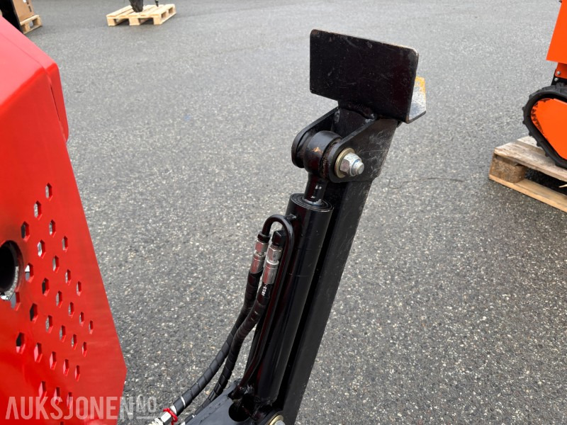 Minikotró 2025 MINIGRAVER SPIDER 360. 600KG. BRIGGS & STRATTON XR 13.5HK 420cc.: 6 kép. Minikotró 2025 MINIGRAVER SPIDER 360. 600KG. BRIGGS & STRATTON XR 13.5HK 420cc.: 6 kép.