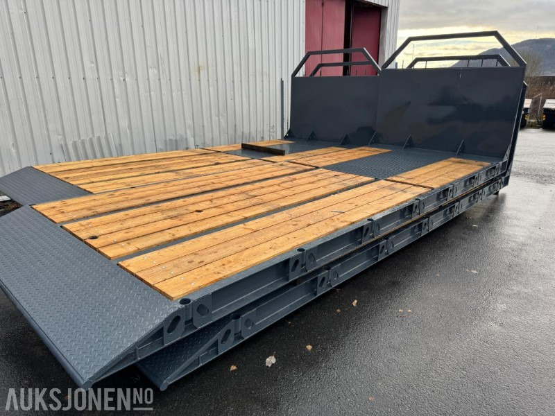 2025 NYTT Maskinflak med staker og låsbare skap - Horgos rakodó teherautó: 3 kép. 2025 NYTT Maskinflak med staker og låsbare skap - Horgos rakodó teherautó: 3 kép.