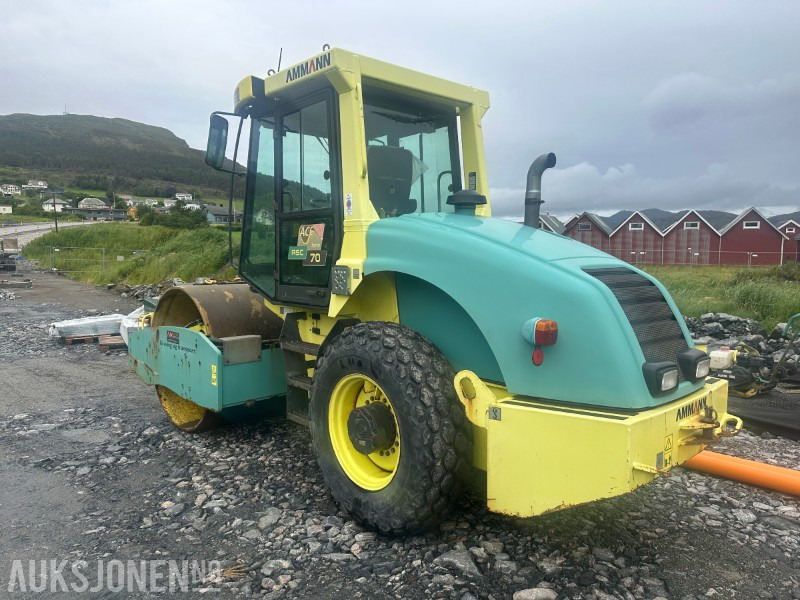 AMMANN ASC 70 Vals - 550 Timer - Henger: 3 kép. AMMANN ASC 70 Vals - 550 Timer - Henger: 3 kép.