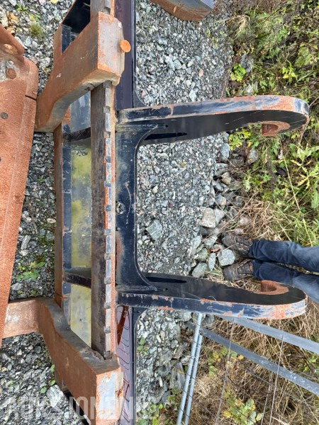 1900 Pallegaffel m/Cat kopling - Adapterek - Építőipari gépek: 5 kép. 1900 Pallegaffel m/Cat kopling - Adapterek - Építőipari gépek: 5 kép.