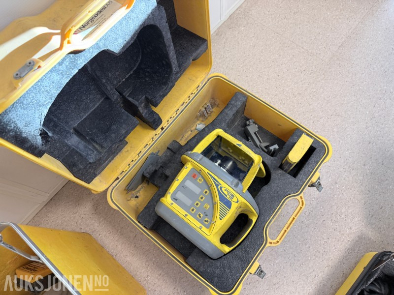 2003 Spectra Pecision laser med Spectra CR600 reciever - Adapterek - Építőipari gépek: 1 kép. 2003 Spectra Pecision laser med Spectra CR600 reciever - Adapterek - Építőipari gépek: 1 kép.