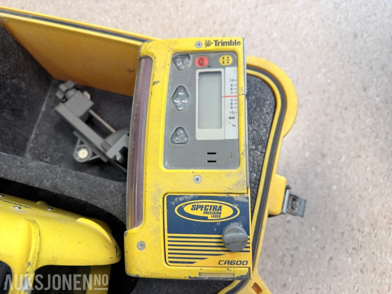 2003 Spectra Pecision laser med Spectra CR600 reciever - Adapterek - Építőipari gépek: 3 kép. 2003 Spectra Pecision laser med Spectra CR600 reciever - Adapterek - Építőipari gépek: 3 kép.