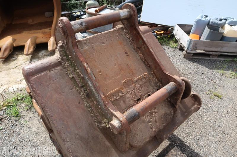 2006 1100 liter solleskuffe med S70 feste - Adapterek - Építőipari gépek: 2 kép. 2006 1100 liter solleskuffe med S70 feste - Adapterek - Építőipari gépek: 2 kép.