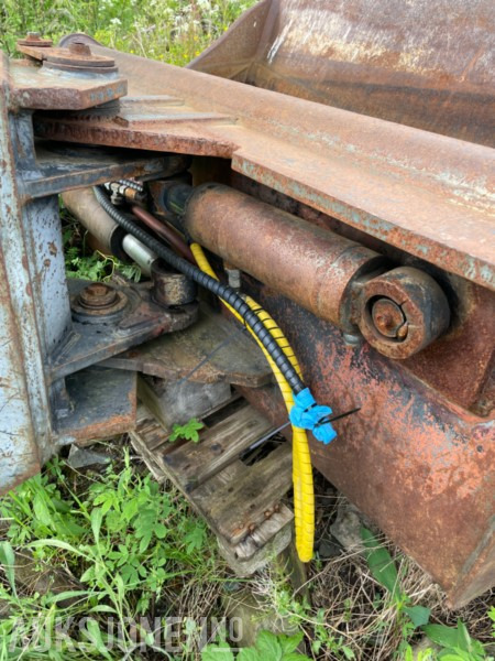 2006 Andre Nanset 900L Hydraulisk pusseskuff S70 - Adapterek - Építőipari gépek: 3 kép. 2006 Andre Nanset 900L Hydraulisk pusseskuff S70 - Adapterek - Építőipari gépek: 3 kép.