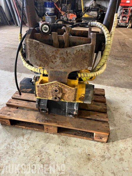 2009 Engcon EC30 Rotortilt - Adapterek - Építőipari gépek: 2 kép. 2009 Engcon EC30 Rotortilt - Adapterek - Építőipari gépek: 2 kép.