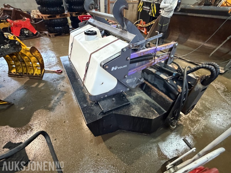 2015 Holms Feiemaskin m/ Oppsamler – Vannsystem – Kantbørste 2,6 m - Adapterek - Építőipari gépek: 4 kép. 2015 Holms Feiemaskin m/ Oppsamler – Vannsystem – Kantbørste 2,6 m - Adapterek - Építőipari gépek: 4 kép.
