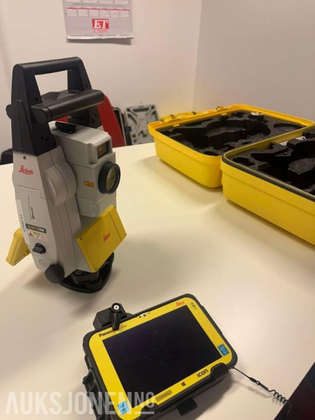 2022 LEICA ICR80 TOTALSTASJON - Med CC80 målebok, stang og stativ - Adapterek - Építőipari gépek: 2 kép. 2022 LEICA ICR80 TOTALSTASJON - Med CC80 målebok, stang og stativ - Adapterek - Építőipari gépek: 2 kép.