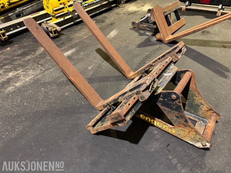 Engcon pallegafler med S60 feste - Adapterek - Építőipari gépek: 4 kép. Engcon pallegafler med S60 feste - Adapterek - Építőipari gépek: 4 kép.