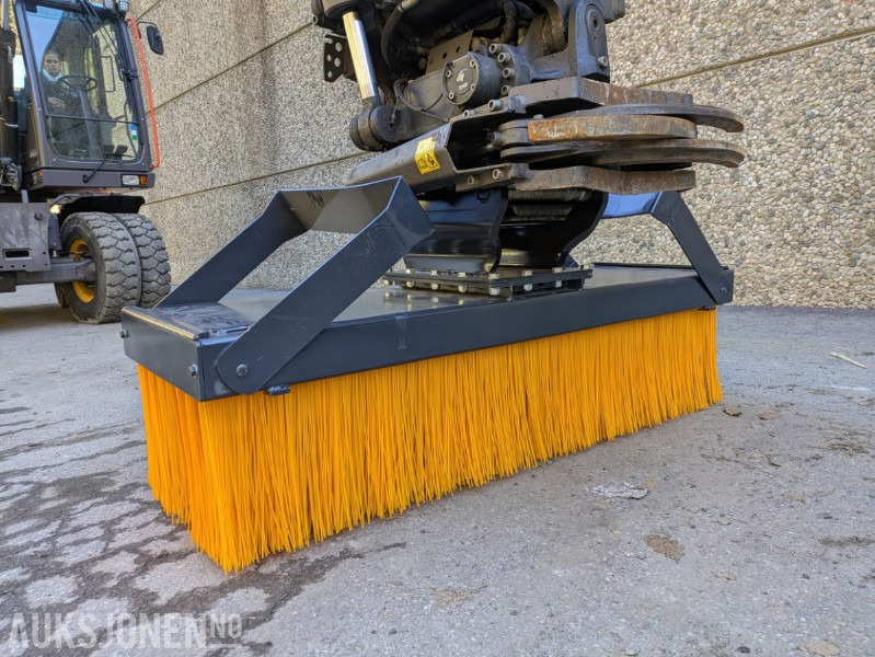 Feiekost til 9-16 tonns graver - Kombinert S50/S60 feste - Adapterek - Építőipari gépek: 1 kép. Feiekost til 9-16 tonns graver - Kombinert S50/S60 feste - Adapterek - Építőipari gépek: 1 kép.