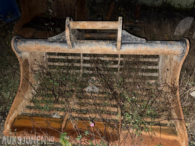 Gallerskuffe m/S70 feste 1100L 180cm bredde - Adapterek - Építőipari gépek: 1 kép. Gallerskuffe m/S70 feste 1100L 180cm bredde - Adapterek - Építőipari gépek: 1 kép.