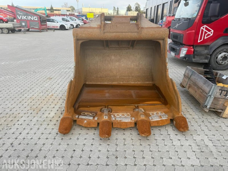 Graveskuff m/S-90 feste. - Adapterek - Építőipari gépek: 3 kép. Graveskuff m/S-90 feste. - Adapterek - Építőipari gépek: 3 kép.