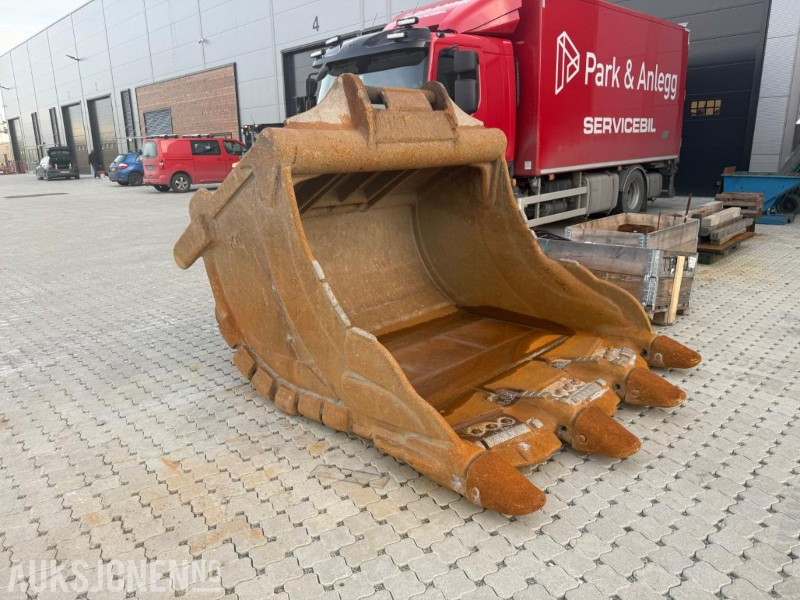 Graveskuff m/S-90 feste. - Adapterek - Építőipari gépek: 2 kép. Graveskuff m/S-90 feste. - Adapterek - Építőipari gépek: 2 kép.